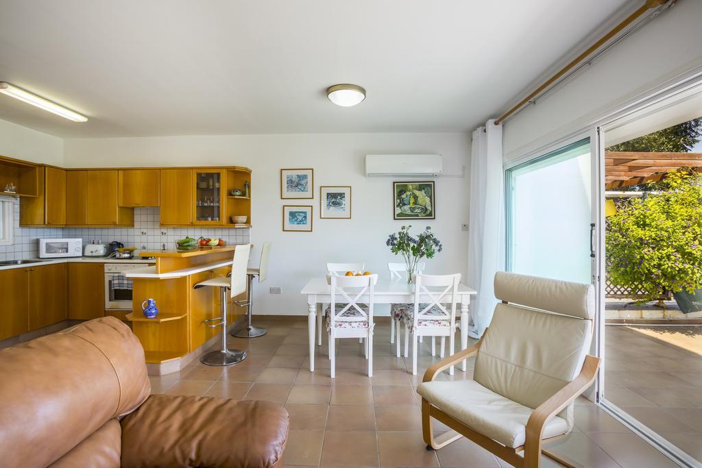 Protaras Beachfront Sirina Lina Suite Паралимни Экстерьер фото